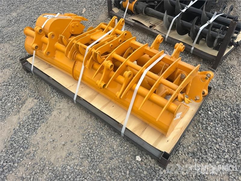 Quantity of (8) GIYI Cat 301 GYA-8 Mini Excavator Other components