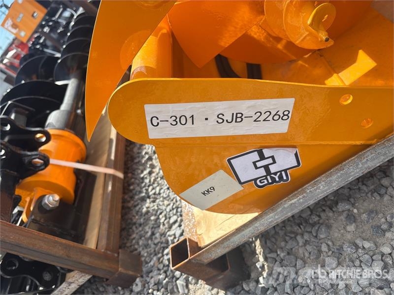 Quantity of (8) GIYI Cat 301 GYA-8 Mini Excavator Outros componentes