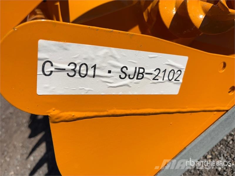Quantity of (8) GIYI Cat 301 GYA-8 Mini Excavator 其他组件