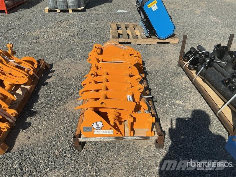 Quantity of (8) GIYI Cat 301 GYA-8 Mini Excavator 其他组件