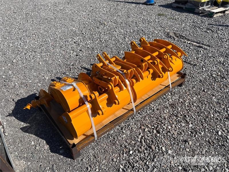 Quantity of (8) GIYI Cat 301 GYA-8 Mini Excavator Other components