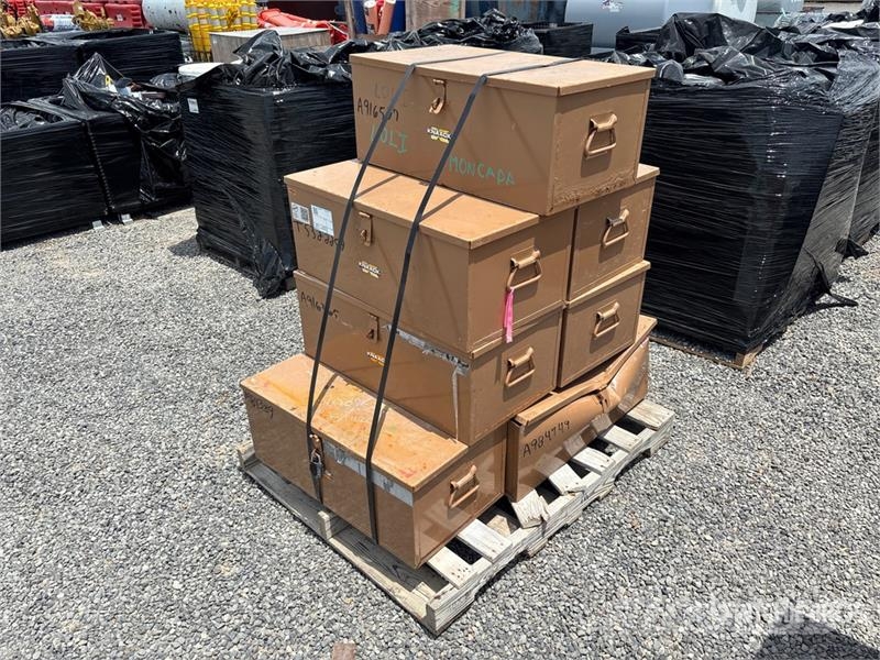  Quantity of (8) Knaack Tool Box Sonstige Baumaschinen