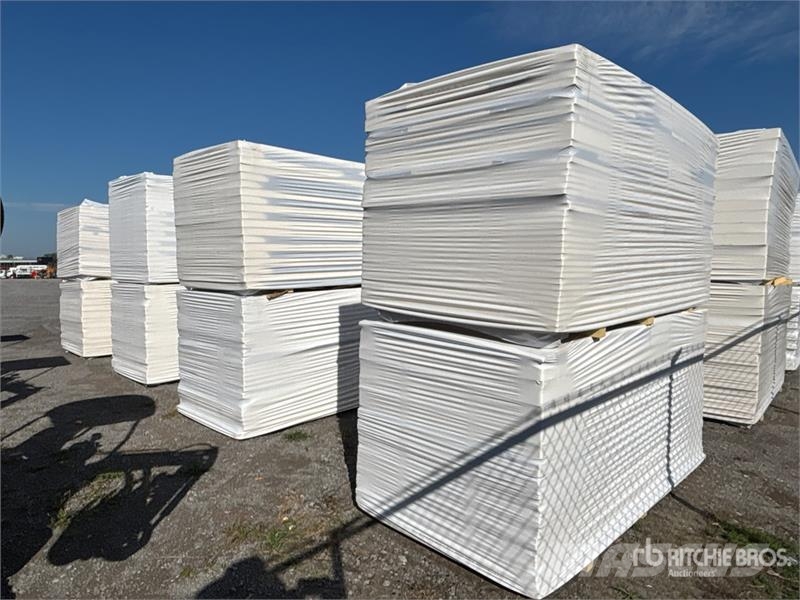 Quantity of (8) Pallets of 96 in x 48 in Polyiso I Vintsid, telfrid ja materjaliliftid