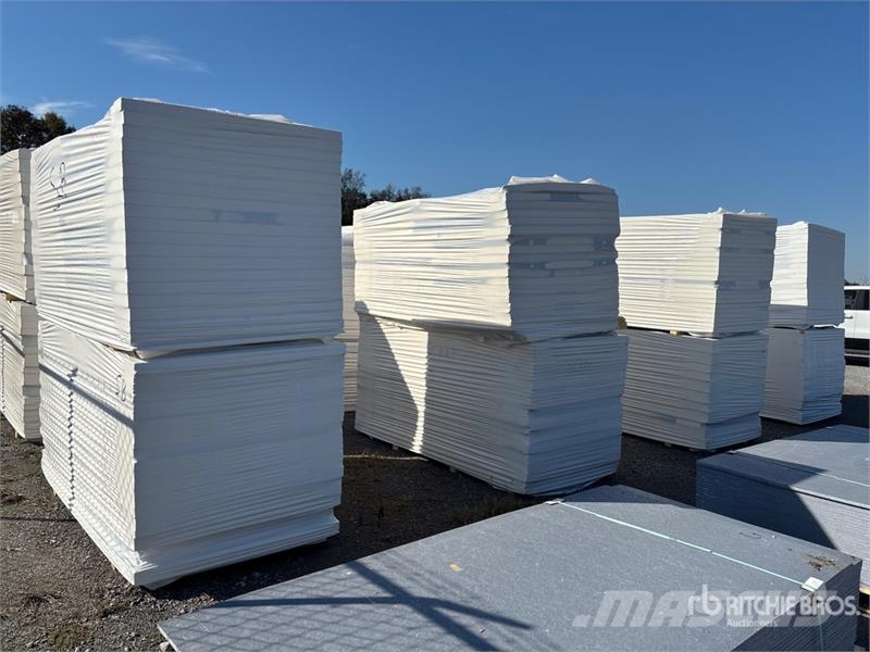  Quantity of (8) Pallets of 96 in x 48 in Polyiso I Talhas, guinchos e elevadores de materiais