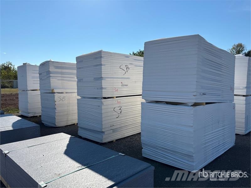  Quantity of (8) Pallets of 96 in x 48 in Polyiso I Talhas, guinchos e elevadores de materiais