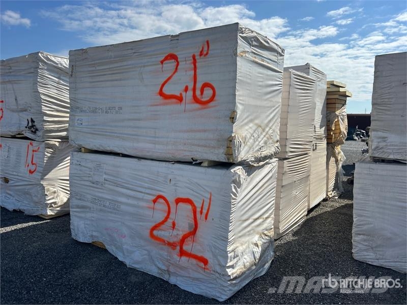Quantity of (8) Pallets of 4 ft x 8 ft Iso Pane 윈치, 호이스트 및 자재 리프트