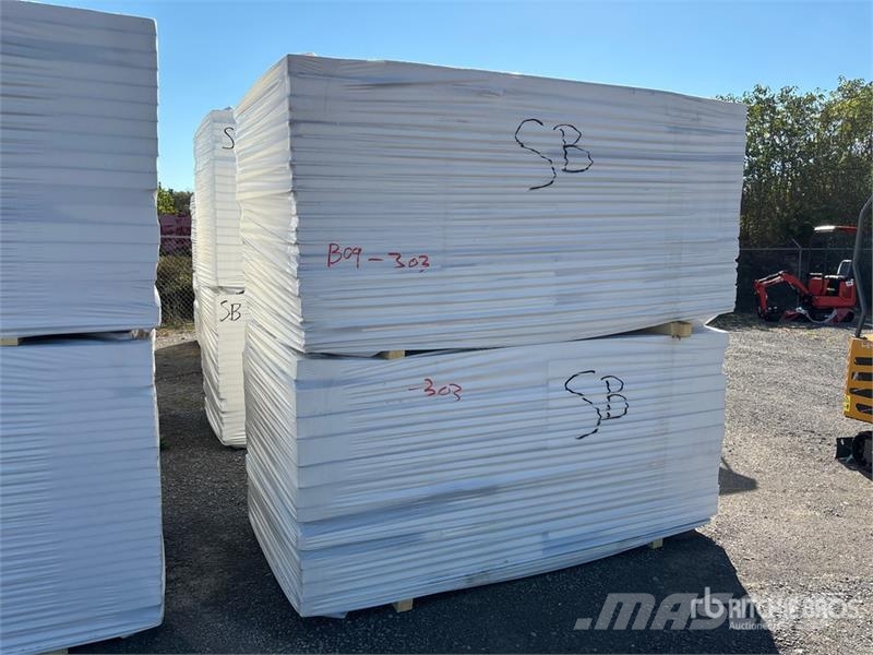 Quantity of (8) Pallets of 96 in x 48 in Polyiso I Vintsid, telfrid ja materjaliliftid