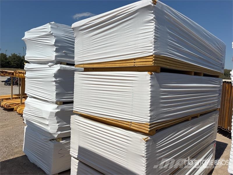  Quantity of (8) Pallets of 96 in x 48 in x 1/2 in  Utovorne dizalice, vitla i liftovi za materijal