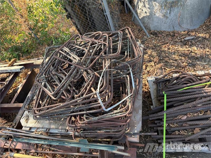 Quantity of (8) Pallets of miscellaneous pre bent 建設機械 - その他