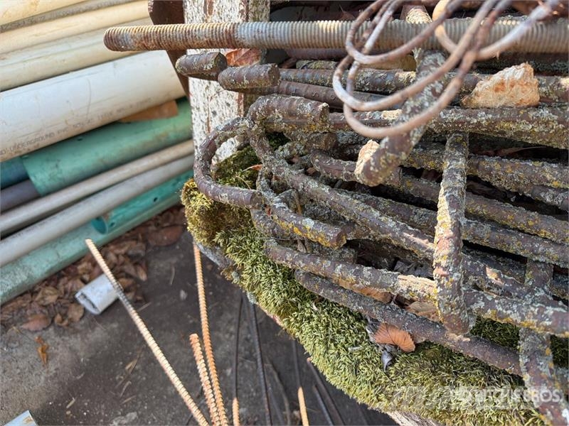 Quantity of (8) Pallets of miscellaneous pre bent 建設機械 - その他