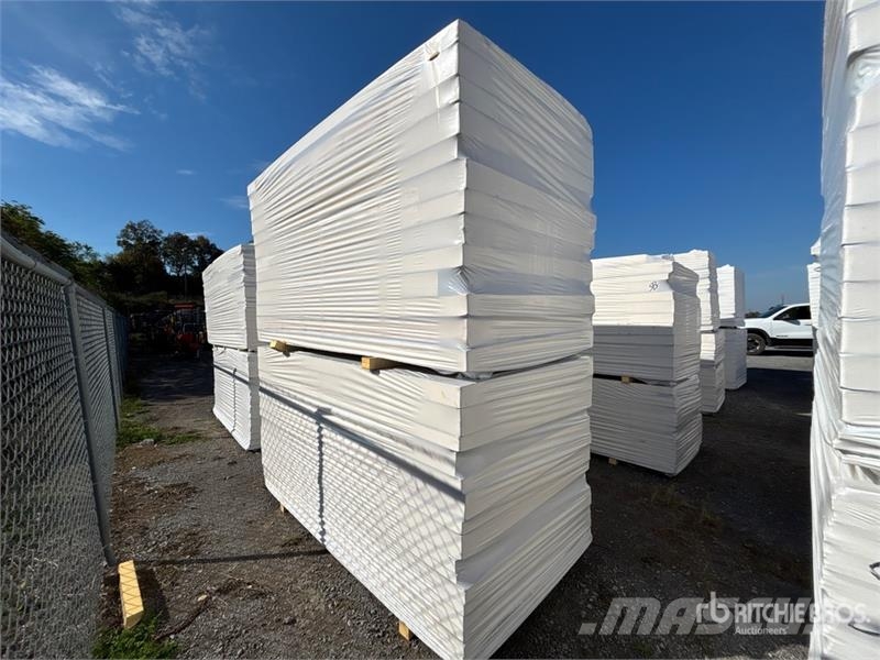  Quantity of (8) Pallets of 96 in x 48 in Polyiso I Talhas, guinchos e elevadores de materiais