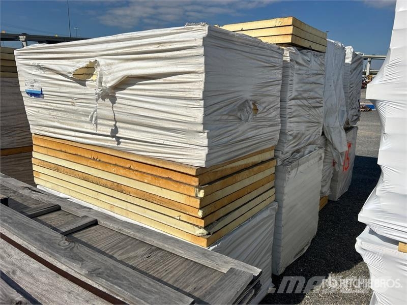 Quantity of (8) Pallets of 4 ft x 8 ft Iso Pane Hejsespil, hejseværk og materialelifte