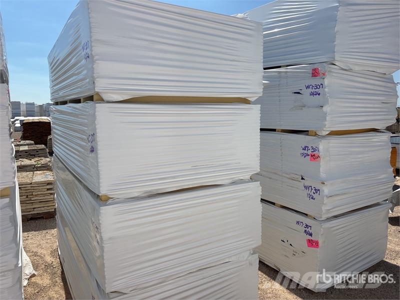 Quantity of (8) Pallets of 96 in x 48 in x 1/2 in Utovorne dizalice, vitla i liftovi za materijal