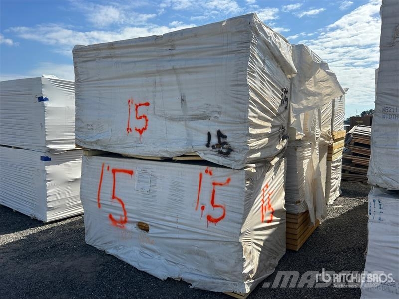 Quantity of (8) Pallets of 4 ft x 8 ft Iso Pane Hejsespil, hejseværk og materialelifte