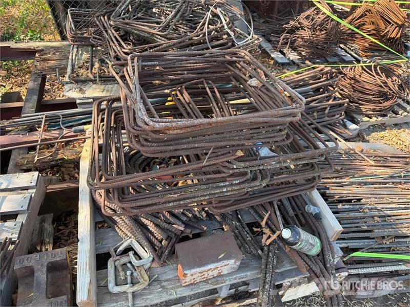 Quantity of (8) Pallets of miscellaneous pre bent 建設機械 - その他