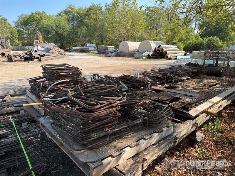 Quantity of (8) Pallets of miscellaneous pre bent 建設機械 - その他