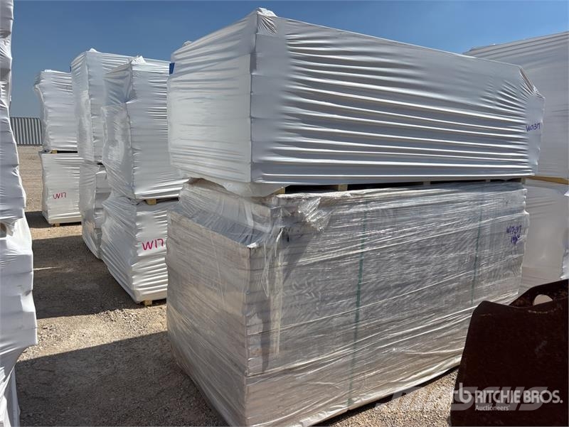  Quantity of (8) Pallets of 96 in x 48 in Polyiso I Αναβατόρια και ανυψωτήρες υλικών