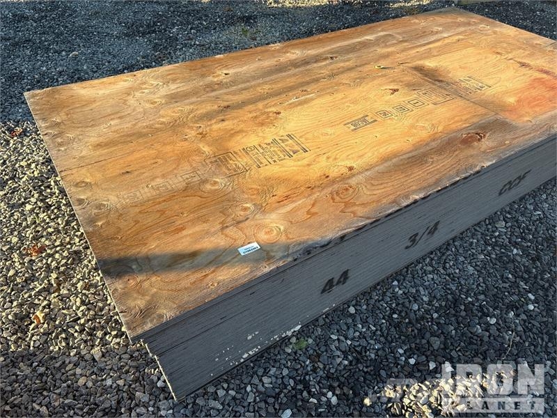 Quantity of (8) Pallets of Construction Materials Vitle, dvigala in gradbeni dvižni sistemi