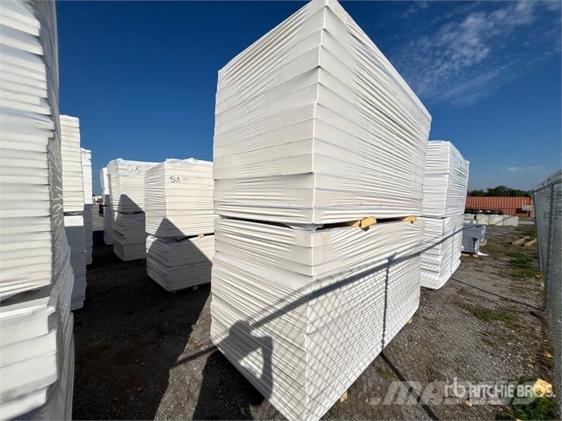  Quantity of (8) Pallets of 96 in x 48 in Polyiso I Talhas, guinchos e elevadores de materiais