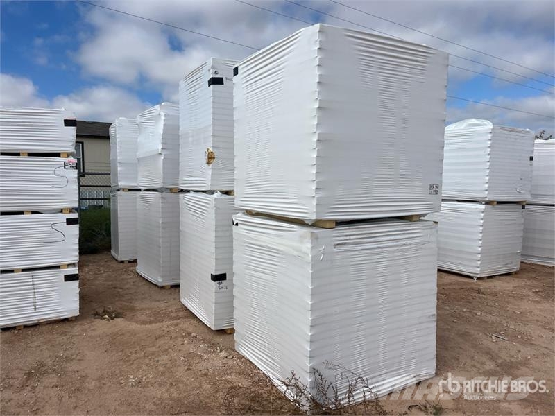  Quantity of (8) Polyiso Foam Insulation Montacargas y elevadores de material