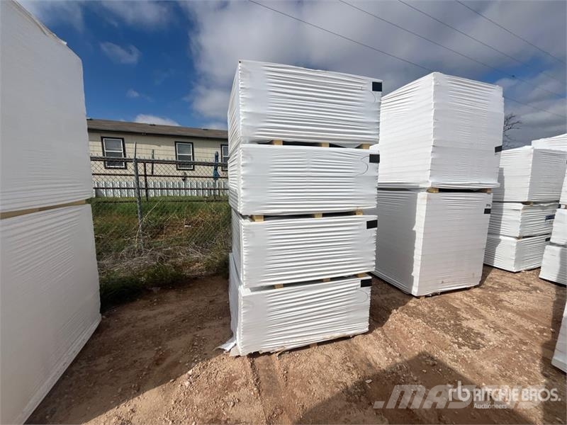  Quantity of (8) Polyiso Foam Insulation Montacargas y elevadores de material