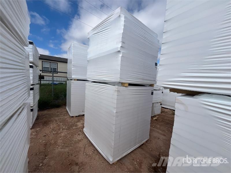  Quantity of (8) Polyiso Foam Insulation Montacargas y elevadores de material