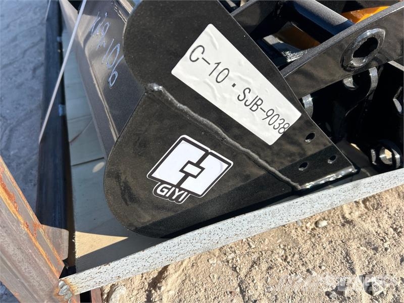Quantity of (8) VICSEC VCA-8 Mini Excavator Attac 其他组件