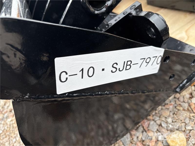  Quantity of (8)  VICSEC VCA-8 Mini Excavator Attac مكونات أخرى