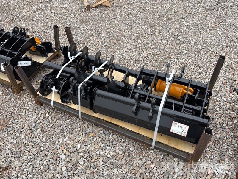 Quantity of (8) VICSEC VCA-8 Mini Excavator Attac مكونات أخرى