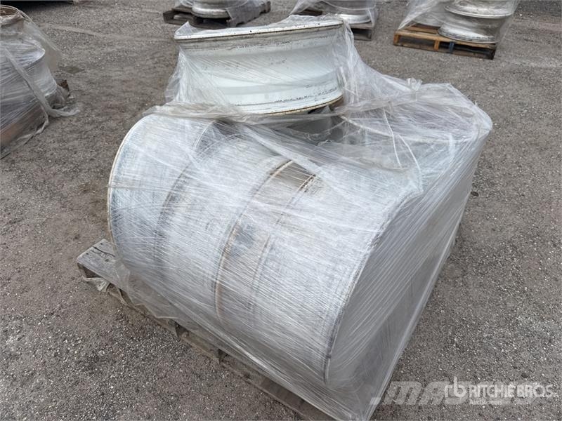  Quantity of (8) Wheels 輪胎、車輪和輪圈