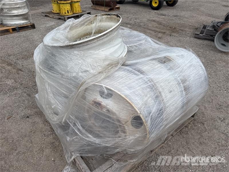  Quantity of (8) Wheels 輪胎、車輪和輪圈