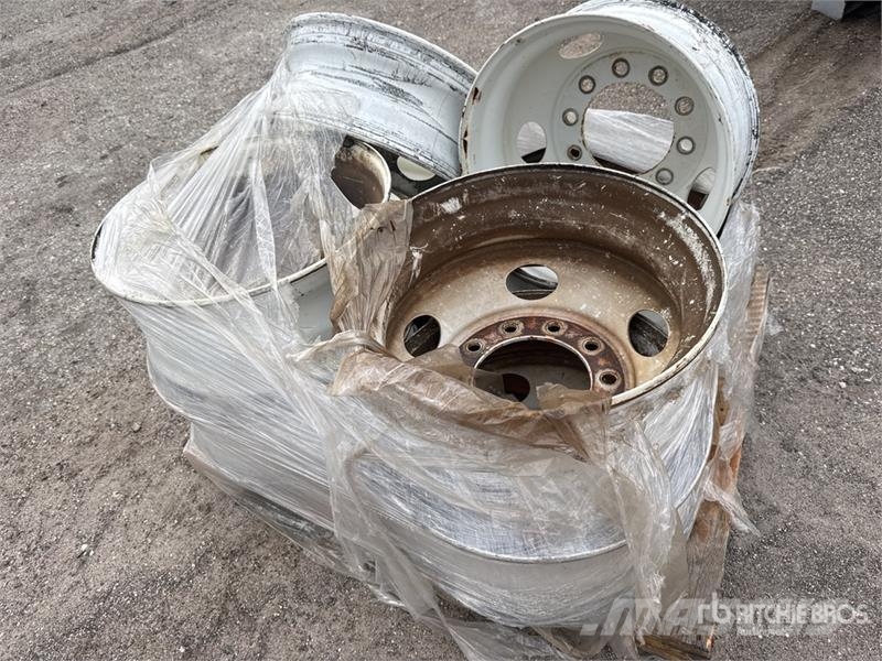  Quantity of (8) Wheels 輪胎、車輪和輪圈