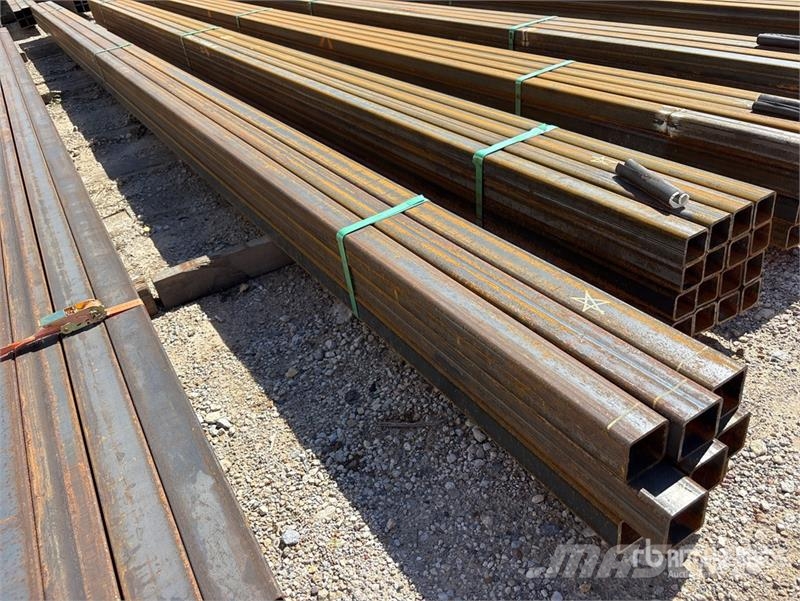 Quantity of (9) 2 1/2 in x 2 1/2 in x 22 ft Square Utovorne dizalice, vitla i liftovi za materijal