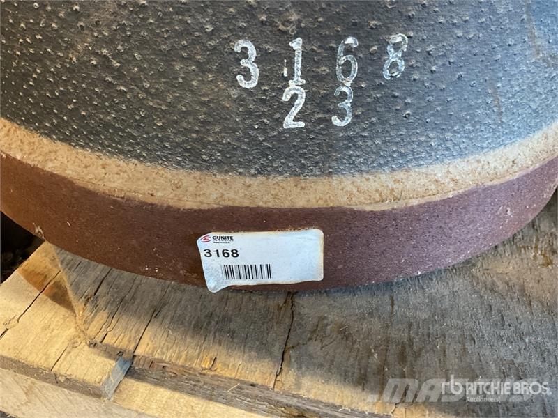 Quantity of (9) Brake Drums Otros componentes