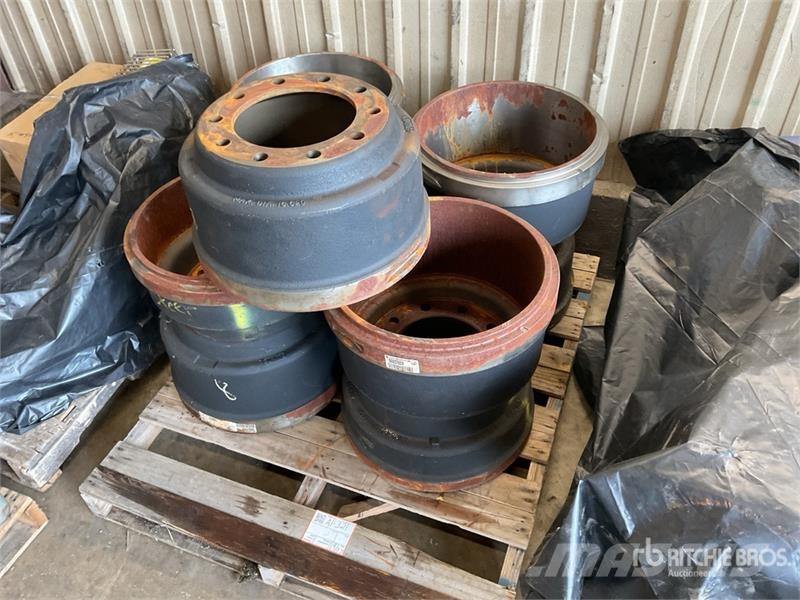  Quantity of (9) Brake Drums Transport - Inne