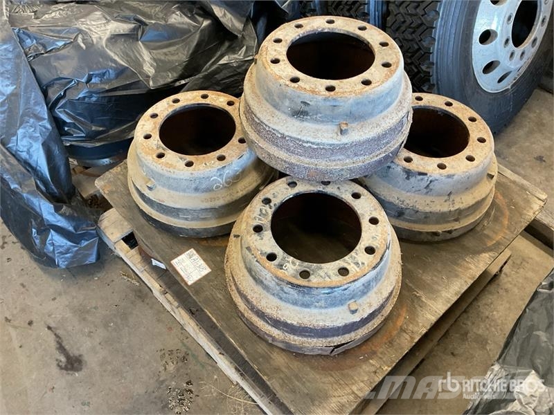 Quantity of (9) Brake Drums Otros componentes