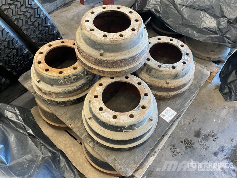 Quantity of (9) Brake Drums Otros componentes