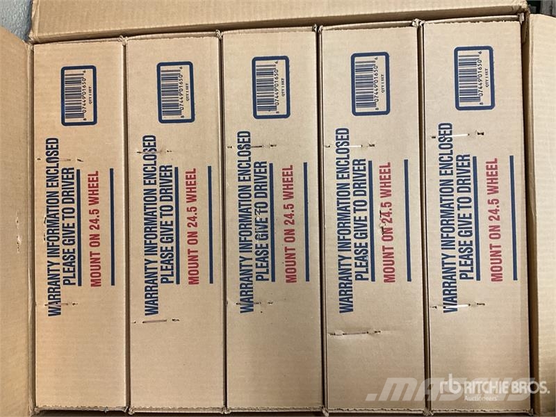 Quantity of (9) Centramatic Wheel Balancers Коммерческий транспорт - Другие