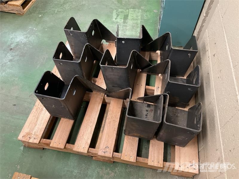 Quantity of (9) Left and Right Leaf Helper Spring Drugi deli