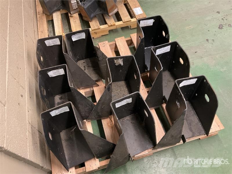 Quantity of (9) Left and Right Leaf Helper Spring Drugi deli
