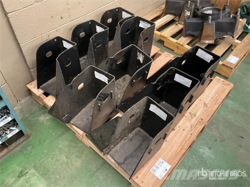 Quantity of (9) Left and Right Leaf Helper Spring Drugi deli