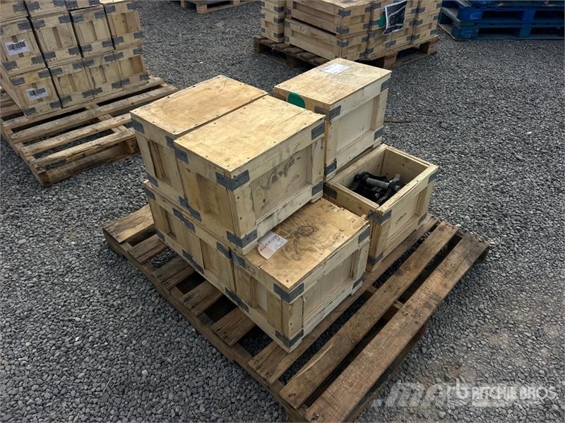Quantity of (9) Mini Excavator Coupler (Unused) Hitre spojke