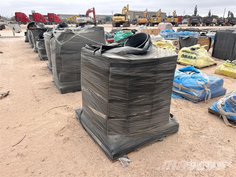  Quantity of (9) Miscellaneous Fittings, Valves, Pl Otros