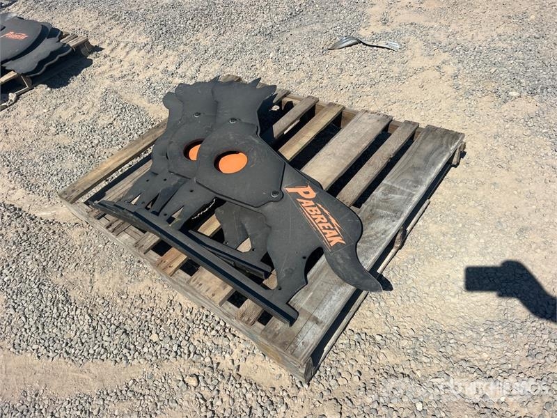 Quantity of (9) PABREAK SST23 Shooting Targets (U مكونات أخرى