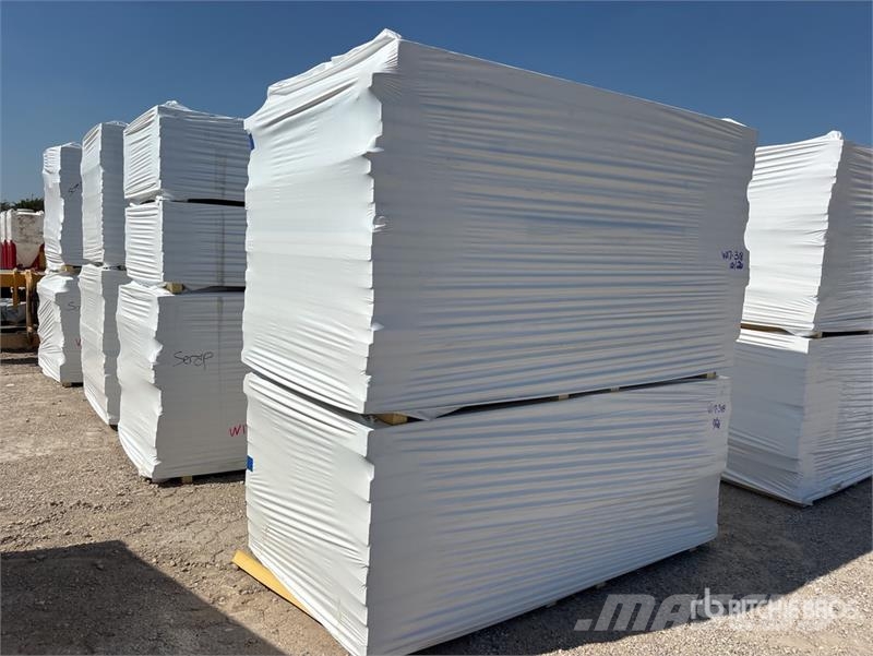  Quantity of (9) Pallets of 96 in x 48 in Polyiso I Αναβατόρια και ανυψωτήρες υλικών