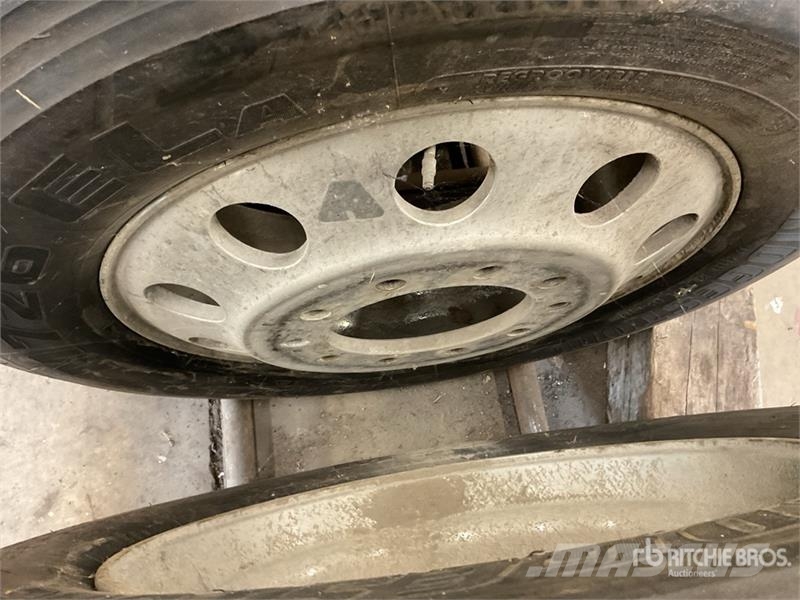 Quantity of (9) Recapped 11R24.5 Wheels and Tires الإطارات والعجلات والحافات
