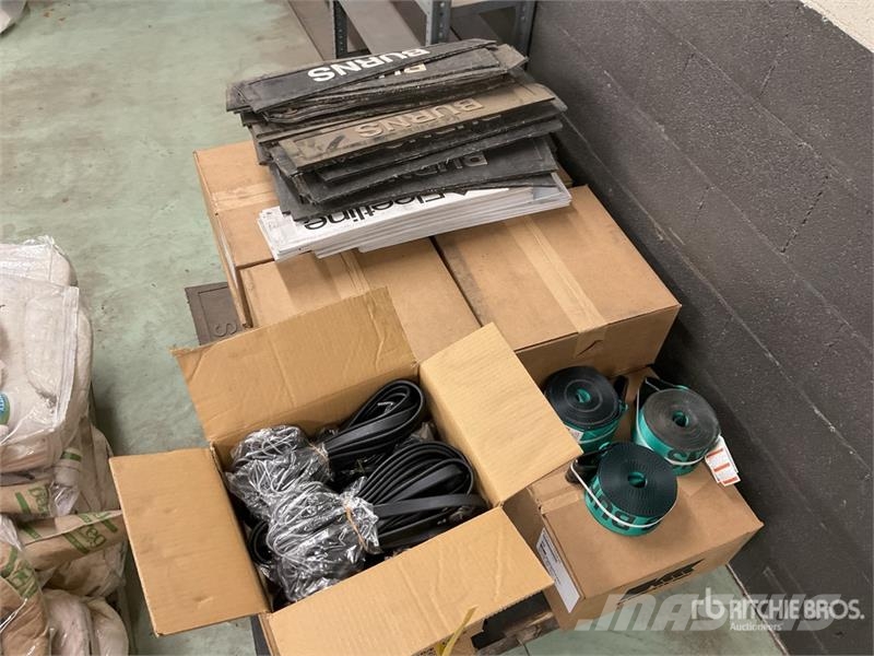  Quantity of (93) Unused 4 in Straps and (200) Unus Andet tilbehør