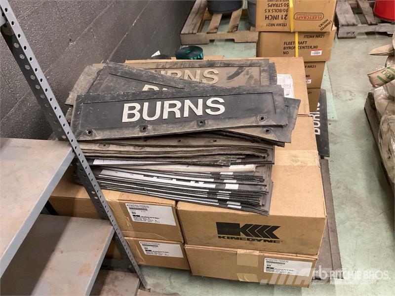 Quantity of (93) Unused 4 in Straps and (200) Unus Andet tilbehør