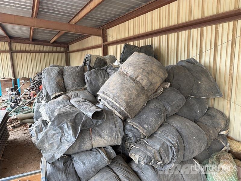  Quantity of (95) Concrete Blankets 吊車起重機、絞車吊貨機和物料升降機