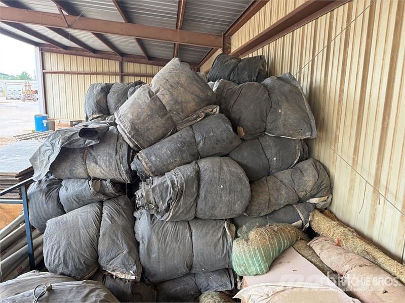  Quantity of (95) Concrete Blankets 吊車起重機、絞車吊貨機和物料升降機